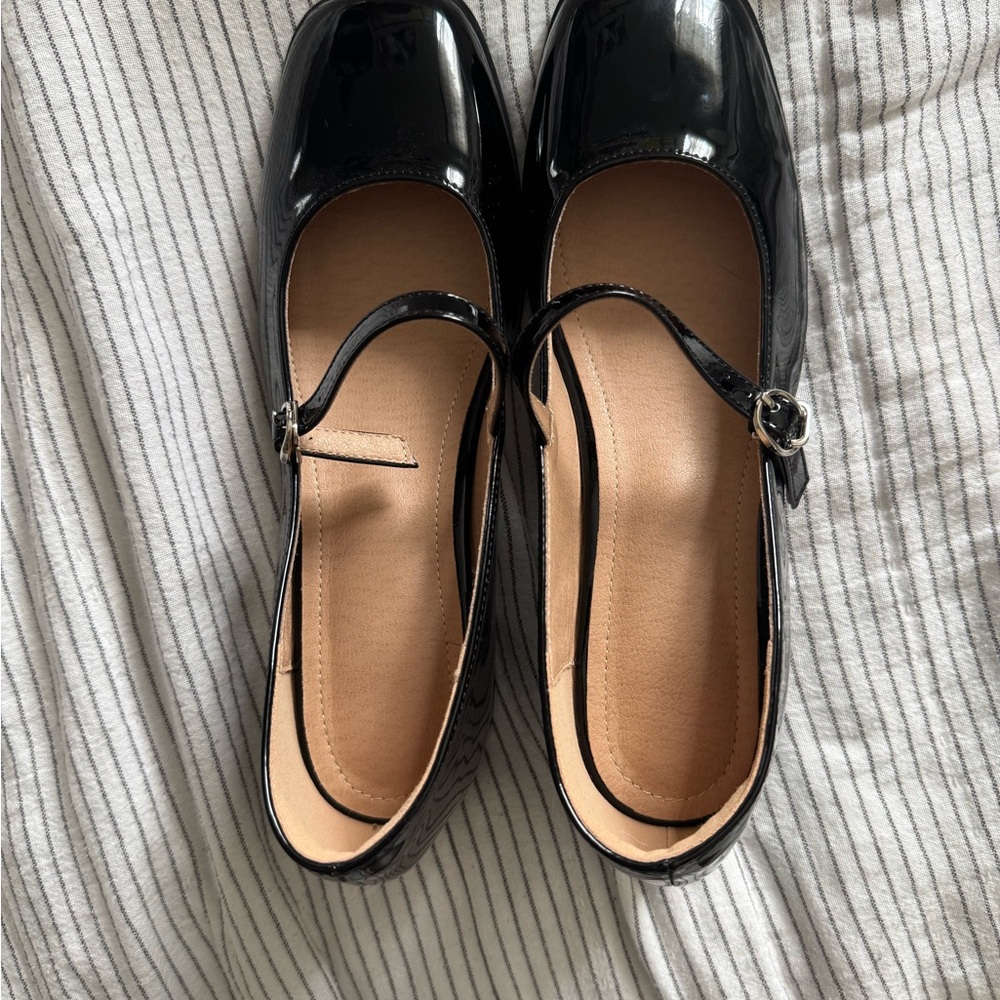 Never Worn Elegant Mary Jane Pumps